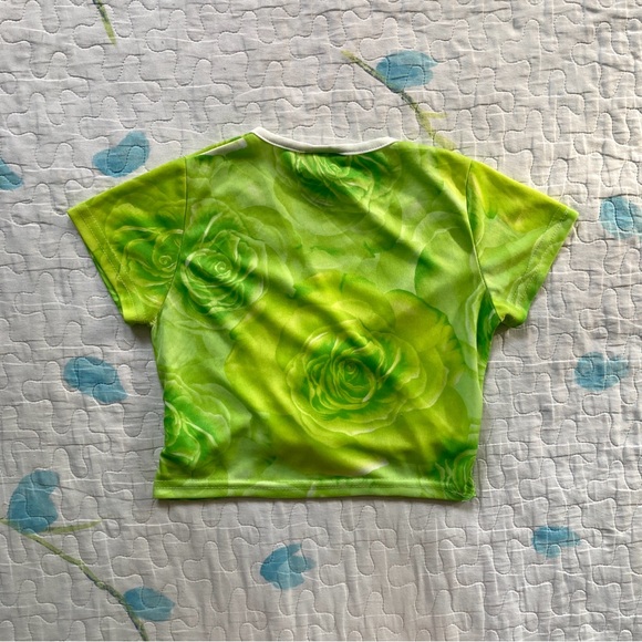 Vintage 90s Cropped Rose Print Wrap Tee 👑 - Picture 3 of 6